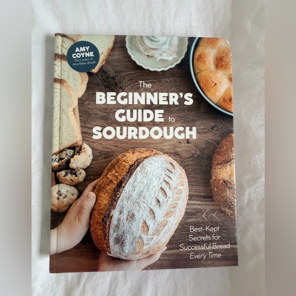 The Beginner's Guide to Sourdough - Cookbook (Brown, White)